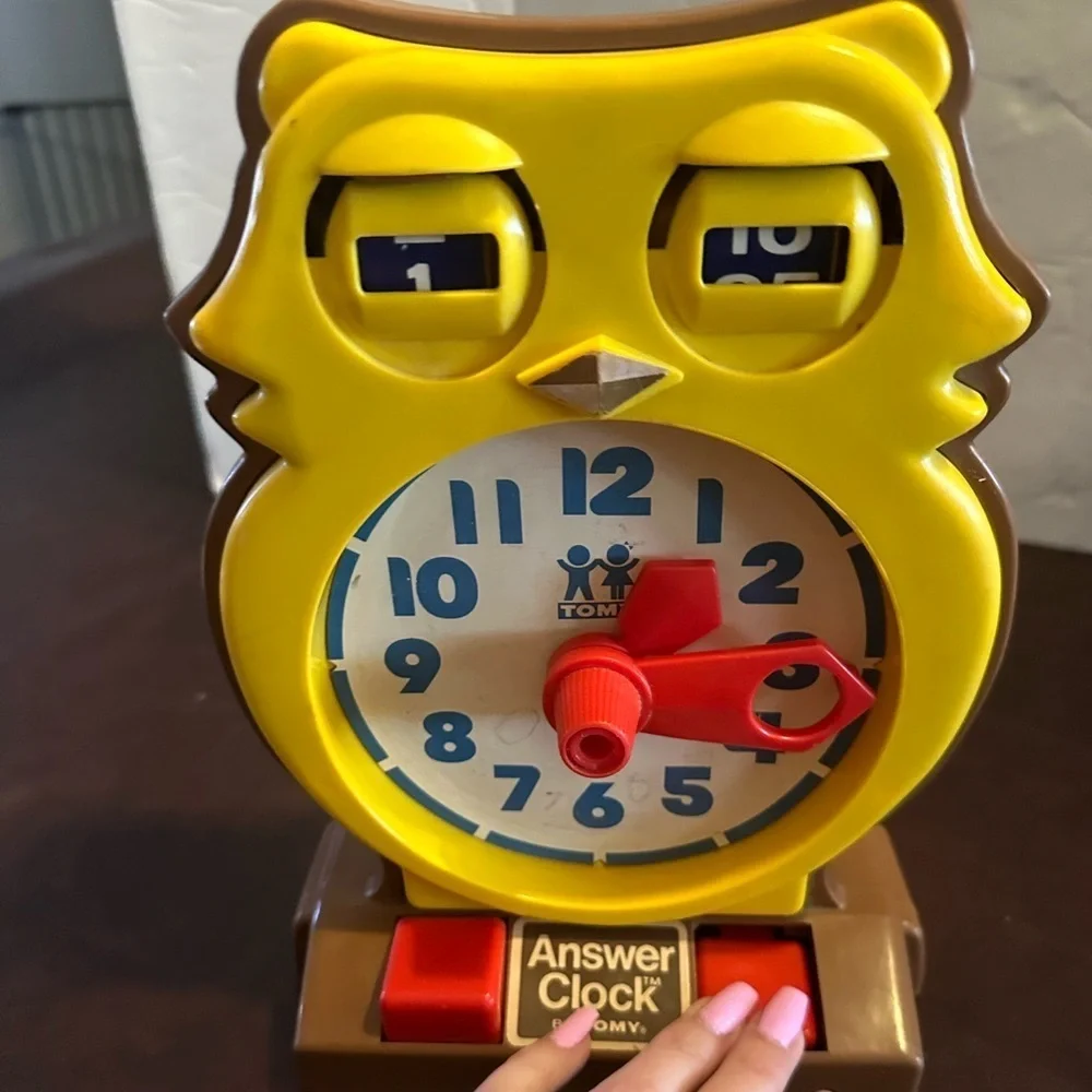 Vintage owl clock